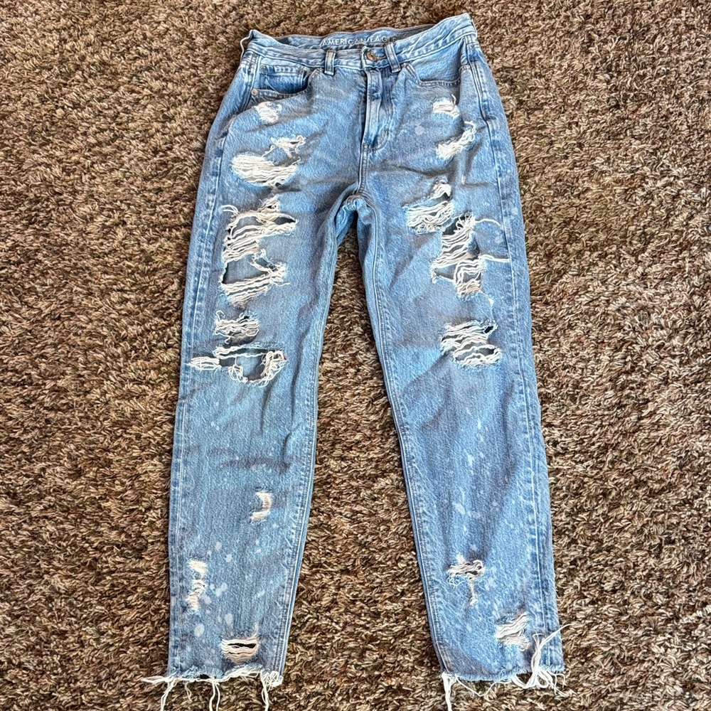 American Eagle Outfitters Light Blue Distressed Boyfriend Jeans